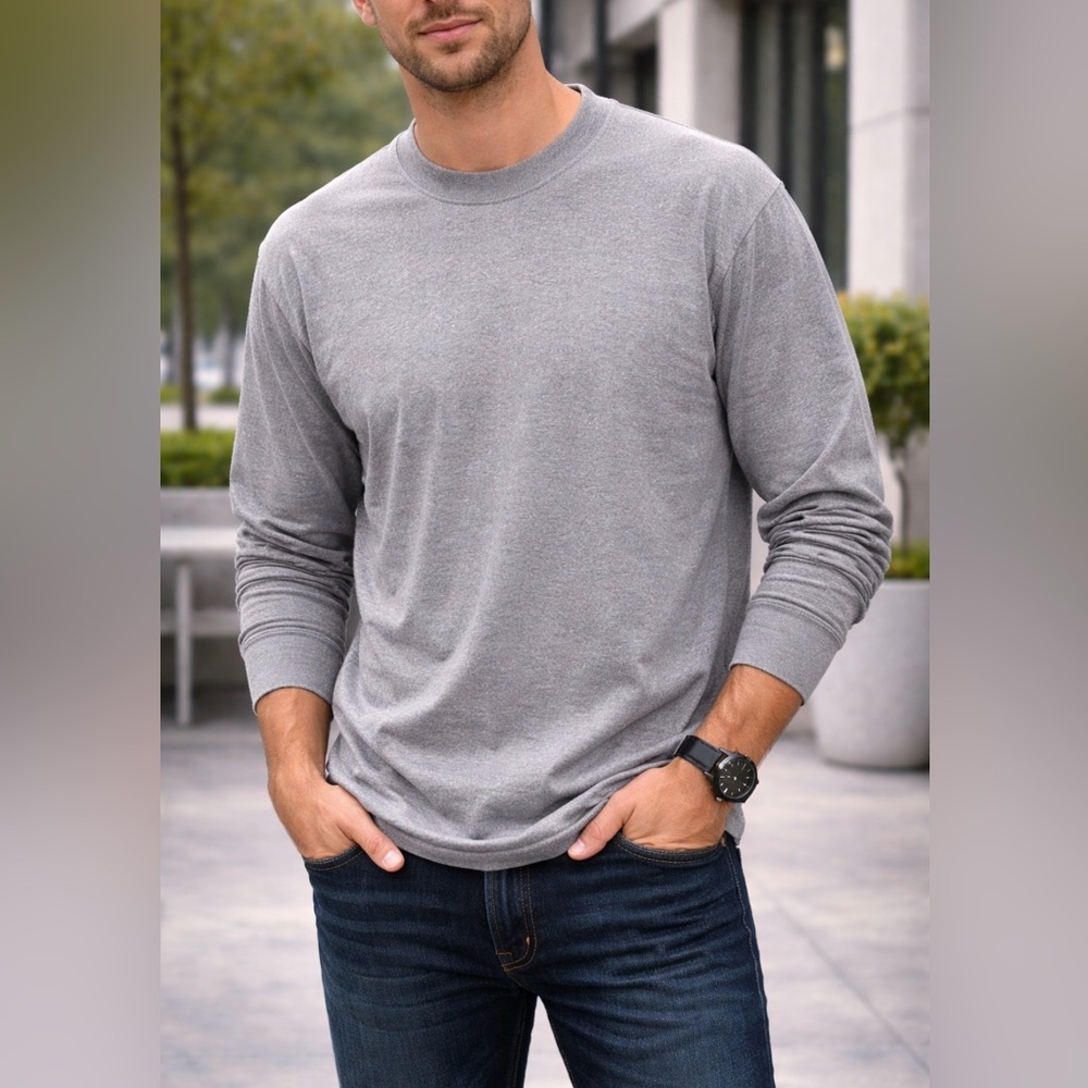 Men's Long Sleeve Crewneck Shirt in Light Gray